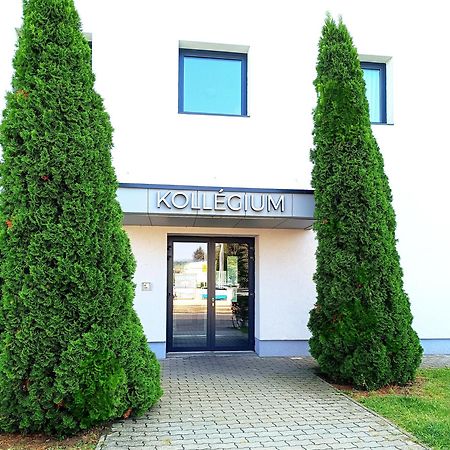 Famulus Kollégium Győr Exterior foto