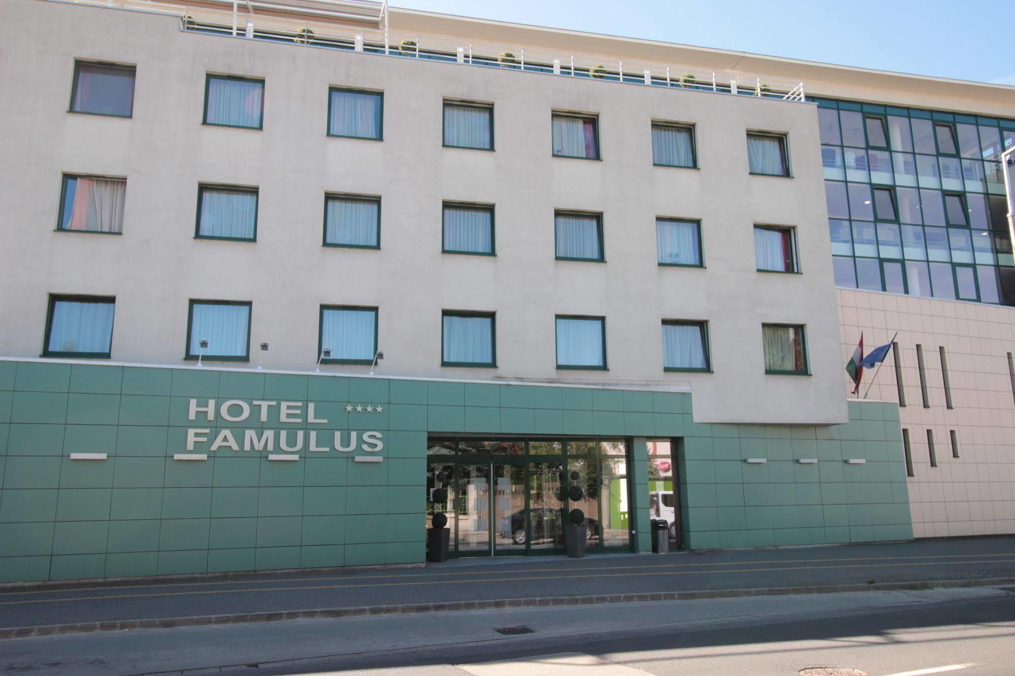 Famulus Kollégium Győr Exterior foto